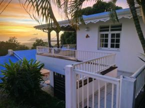 Villa Iguana, duplex paisible, vue magnifique mer et rocher du Diamant, piscine